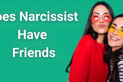 Does narcissist have friends - Two women posing together showing difference between genuine friendship and narcissistic fake relationships